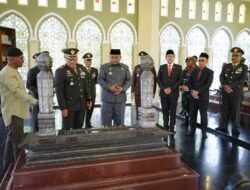 Dandim 0322 Siak Pimpin Upacara Ziarah dan Tabur Bunga Peringatan HUT TNI ke-80