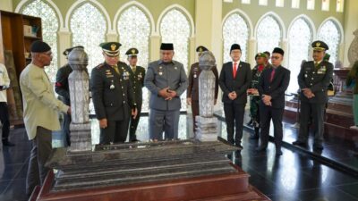 Dandim 0322 Siak Pimpin Upacara Ziarah dan Tabur Bunga Peringatan HUT TNI ke-80